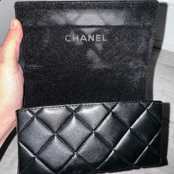 Chanel sunglass case - Picture 3 of 7